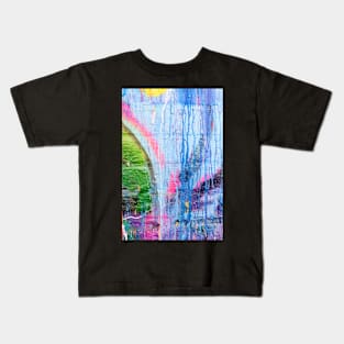 Dripping paint graffiti wall Kids T-Shirt